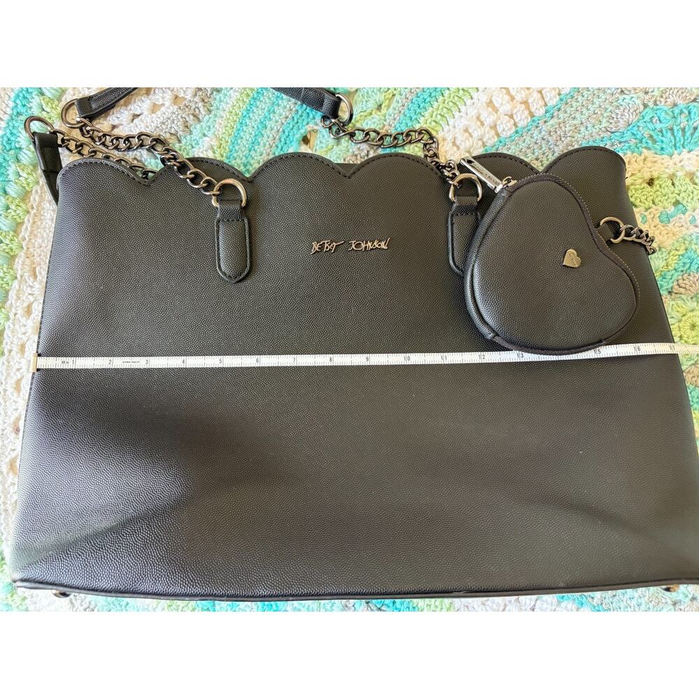 Betsey Johnson large black tote with heart shaped zip pouch attached accessory - Picture 3 of 16